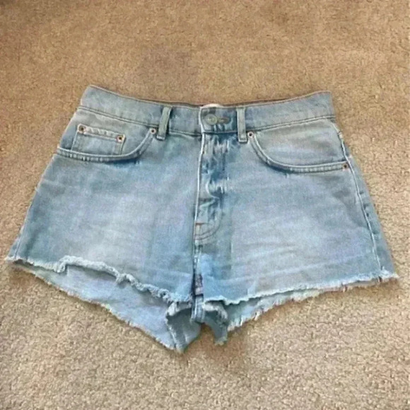 BDG urban outfitter mid rise essential shorts in size 26 - Picture 1 of 3